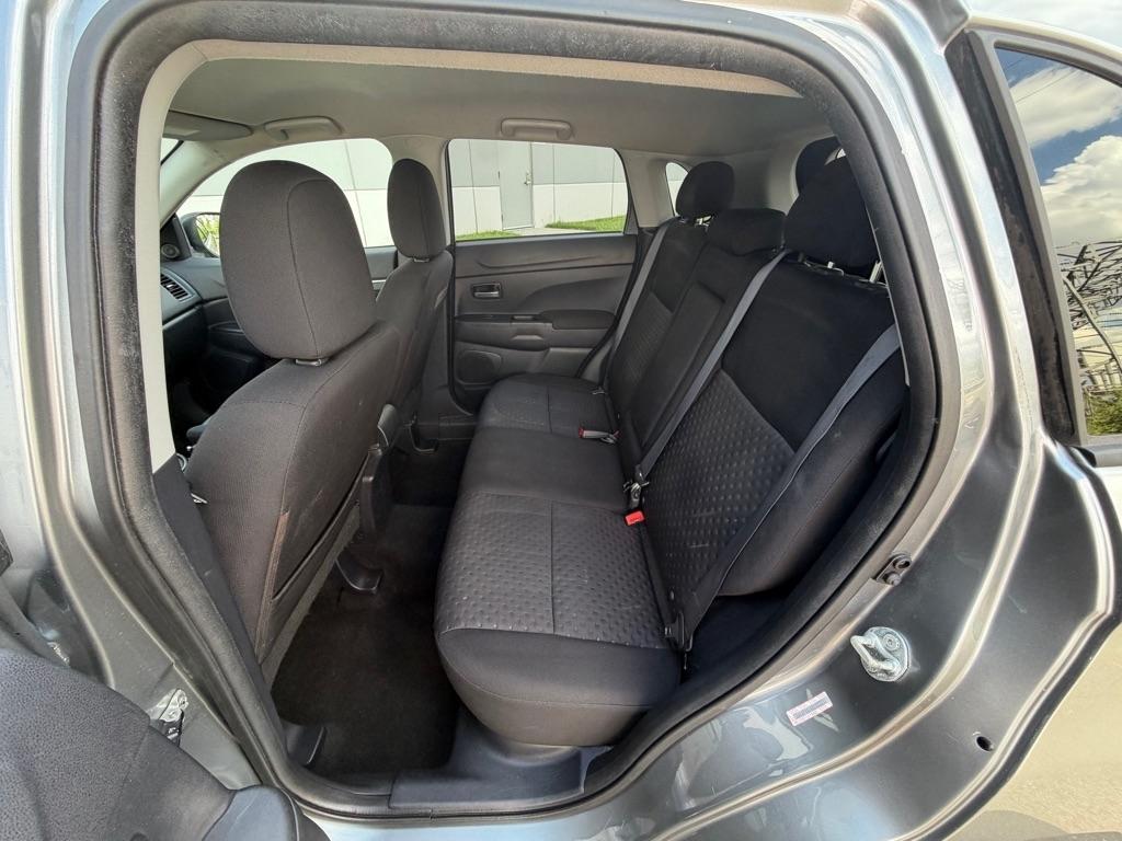Mitsubishi Outlander Sport SE 2011