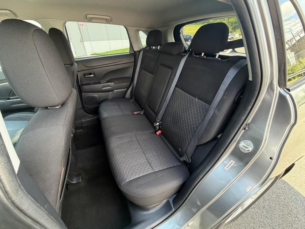 Mitsubishi Outlander Sport SE 2011