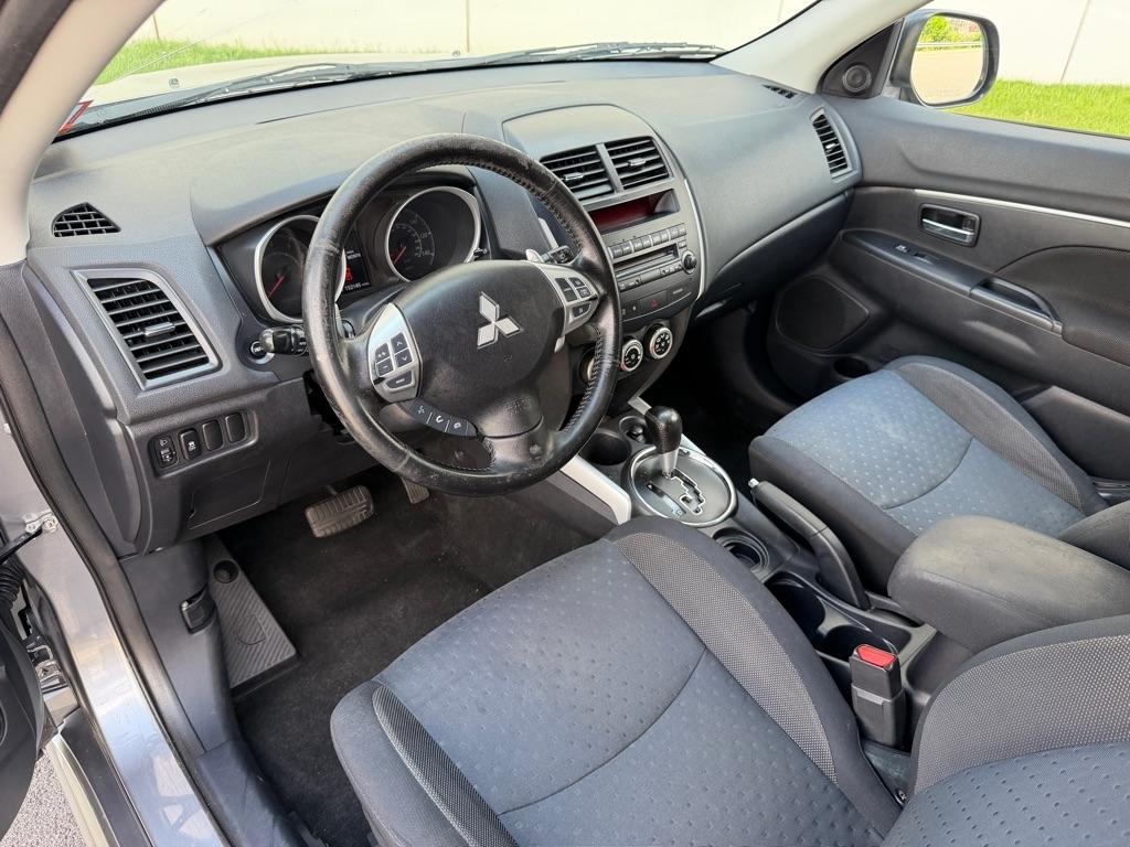 Mitsubishi Outlander Sport SE 2011