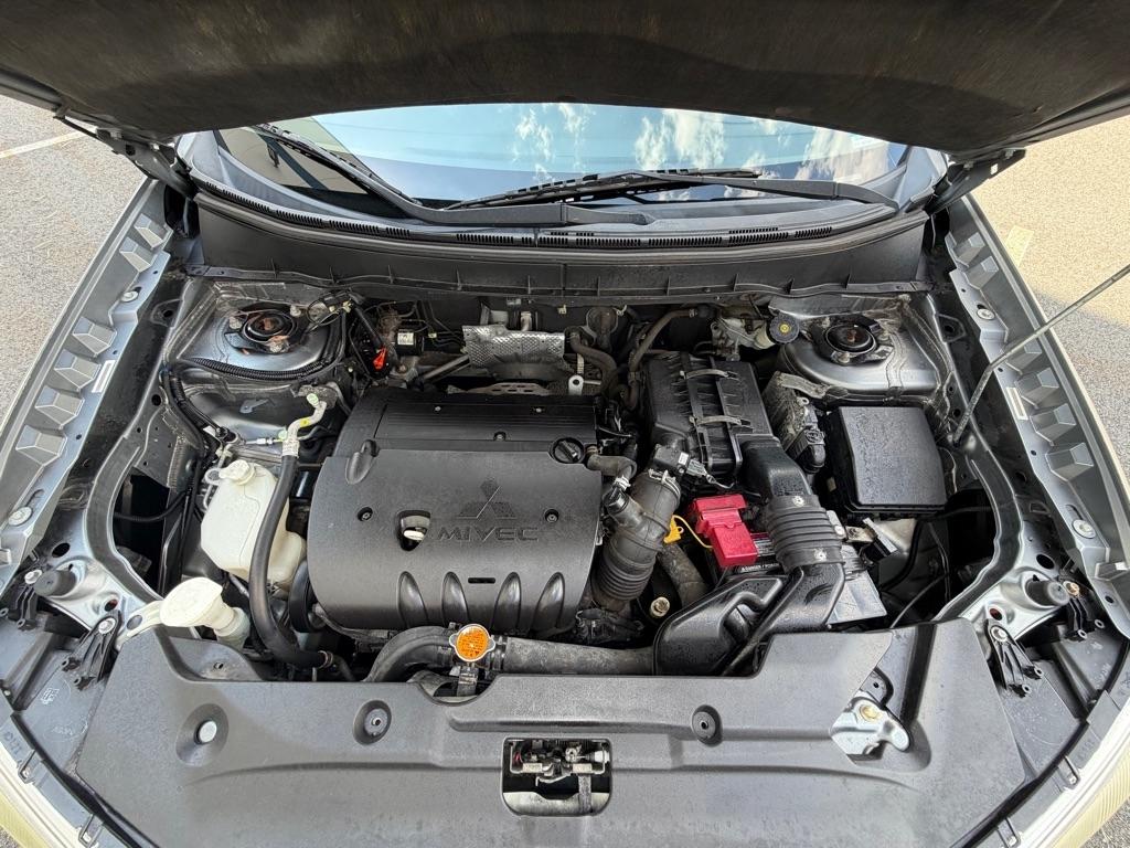 Mitsubishi Outlander Sport SE 2011