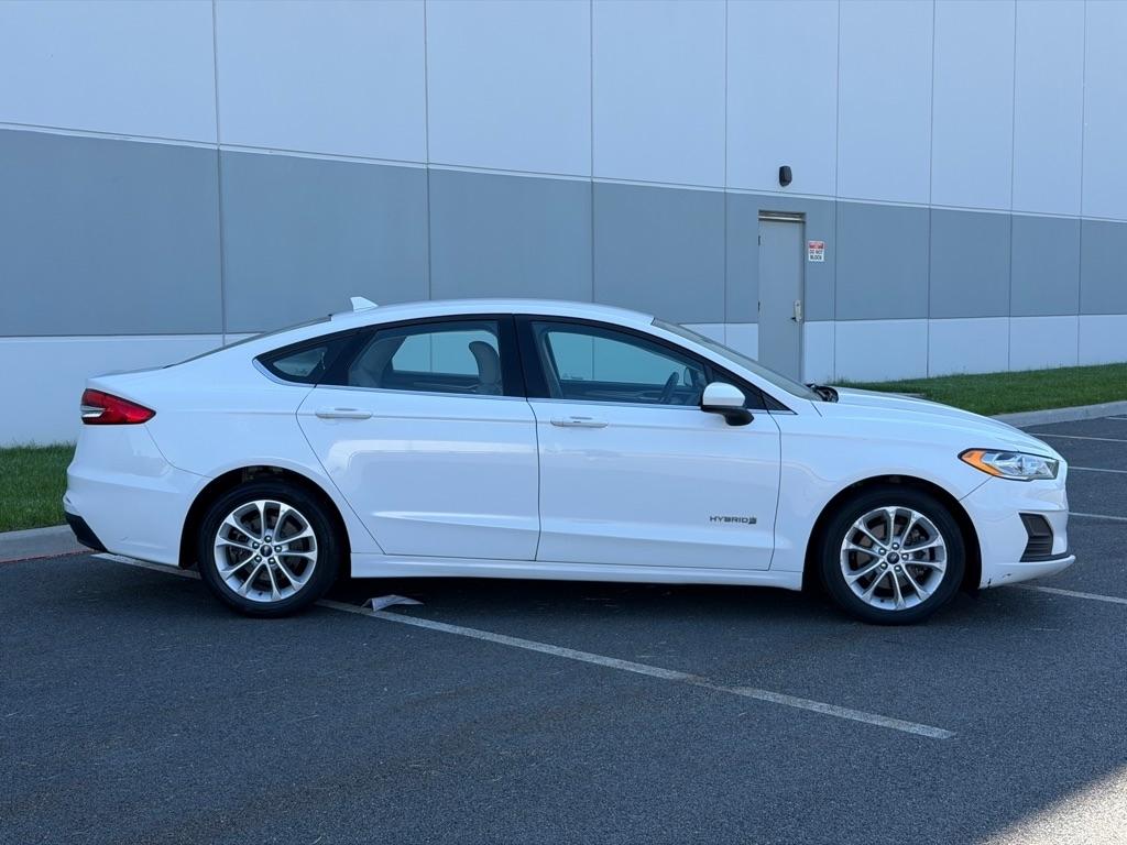 Ford Fusion Hybrid SE FWD 2019