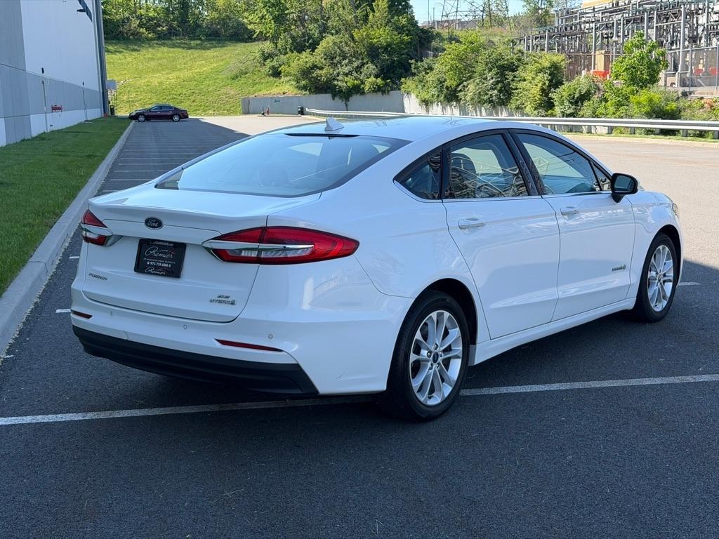 Ford Fusion Hybrid SE FWD 2019