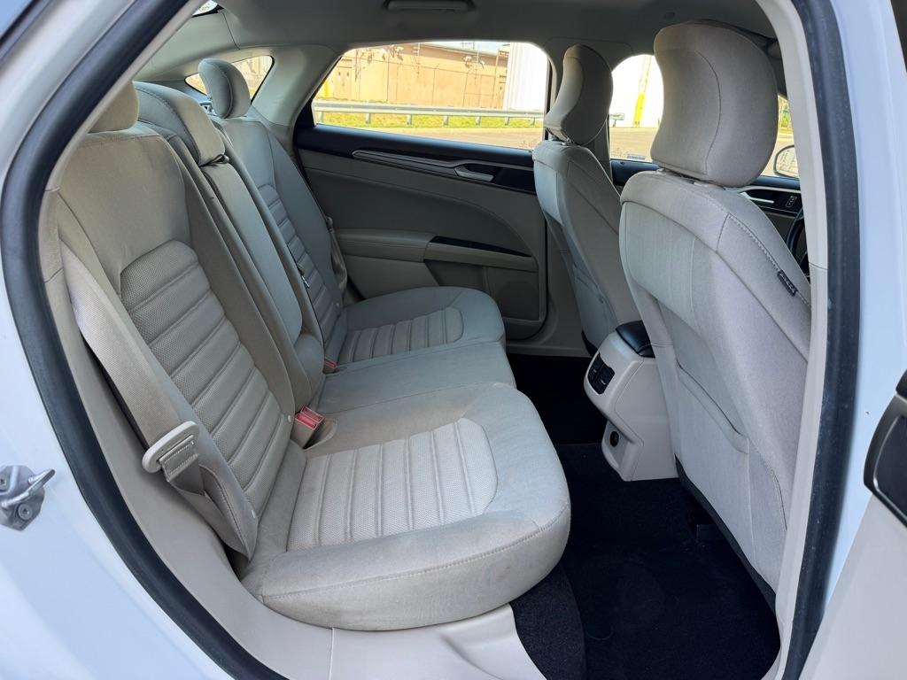 Ford Fusion Hybrid SE FWD 2019