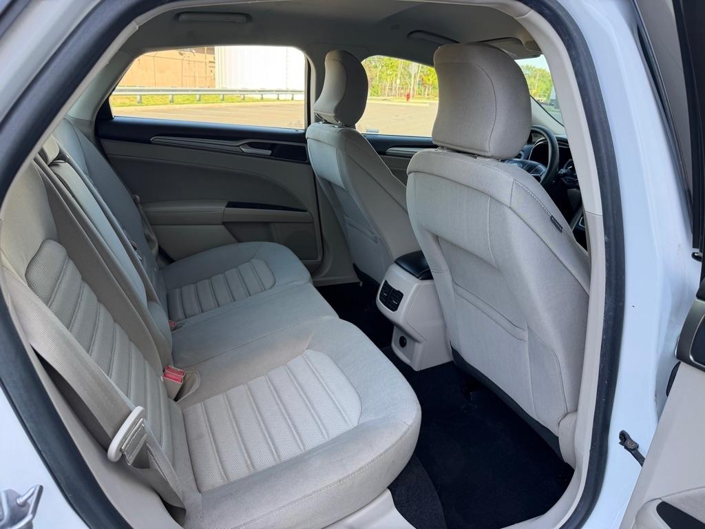 Ford Fusion Hybrid SE FWD 2019