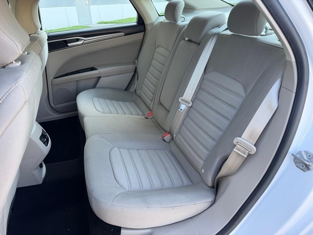 Ford Fusion Hybrid SE FWD 2019
