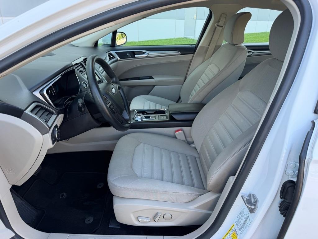 Ford Fusion Hybrid SE FWD 2019