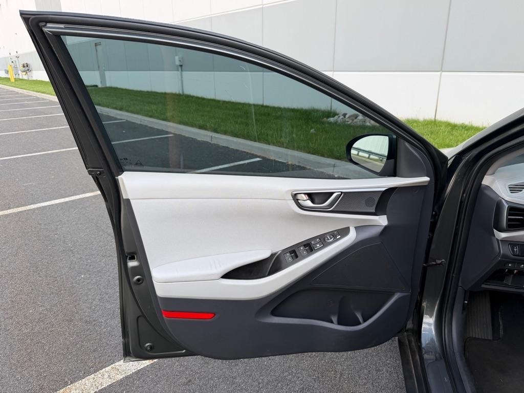 Hyundai Ioniq Plug-In Hybrid SE Hatchback 2020