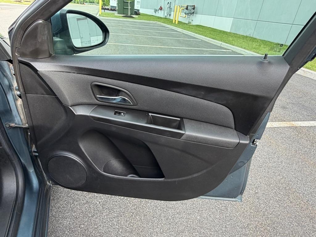 Chevrolet Cruze 4dr Sdn LT w/1LT 2012