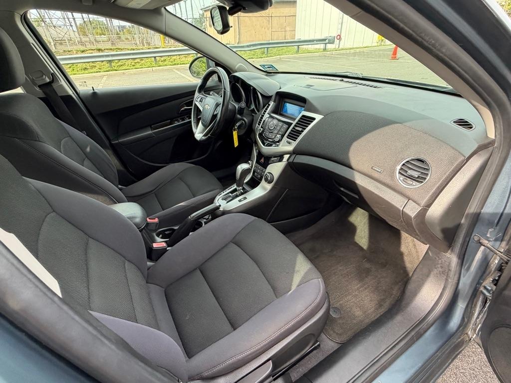 Chevrolet Cruze 4dr Sdn LT w/1LT 2012