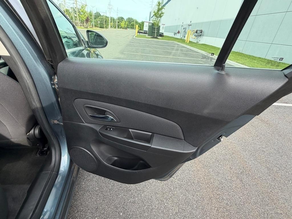 Chevrolet Cruze 4dr Sdn LT w/1LT 2012