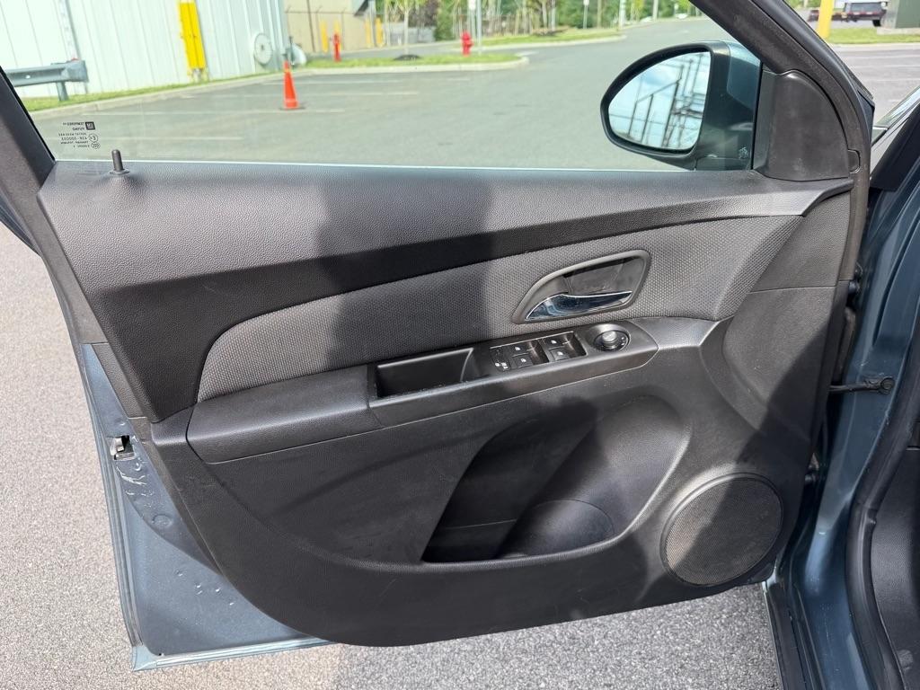 Chevrolet Cruze 4dr Sdn LT w/1LT 2012