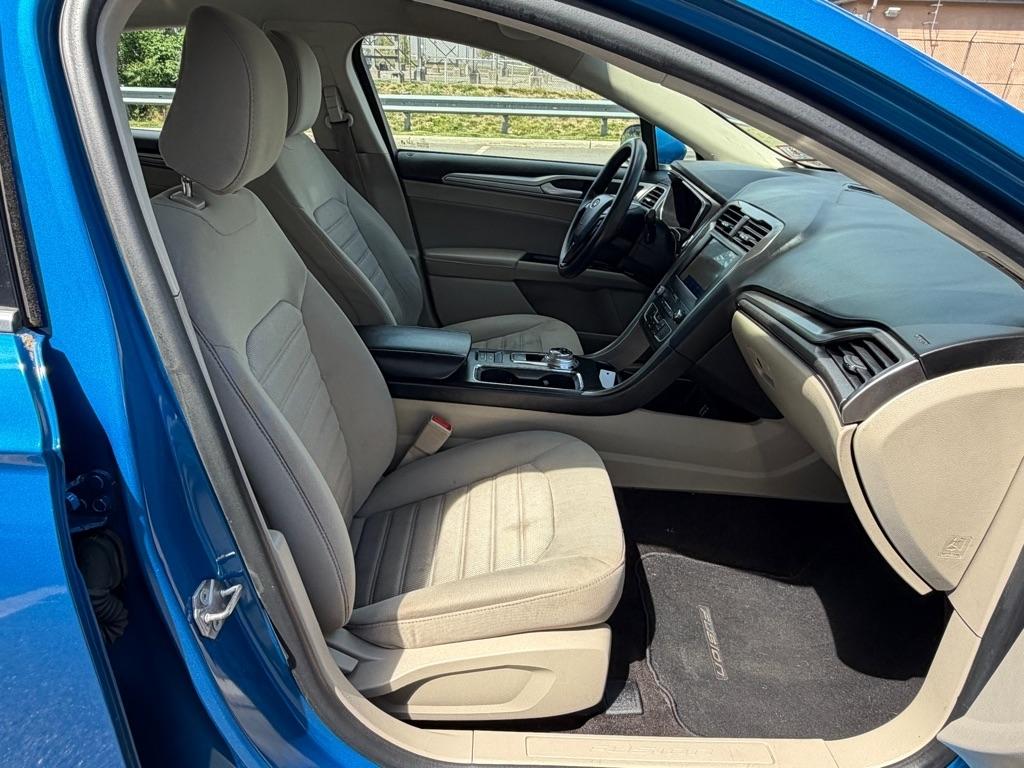 Ford Fusion SE FWD 2020