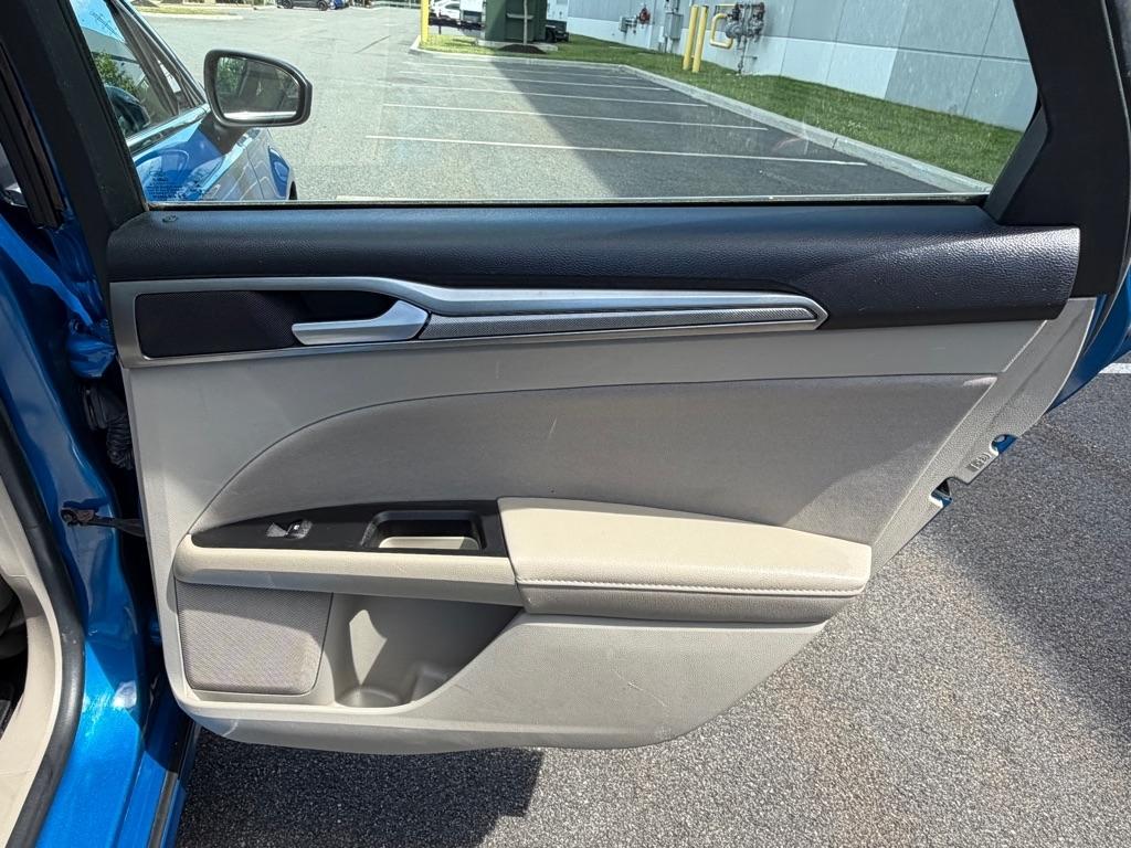 Ford Fusion SE FWD 2020