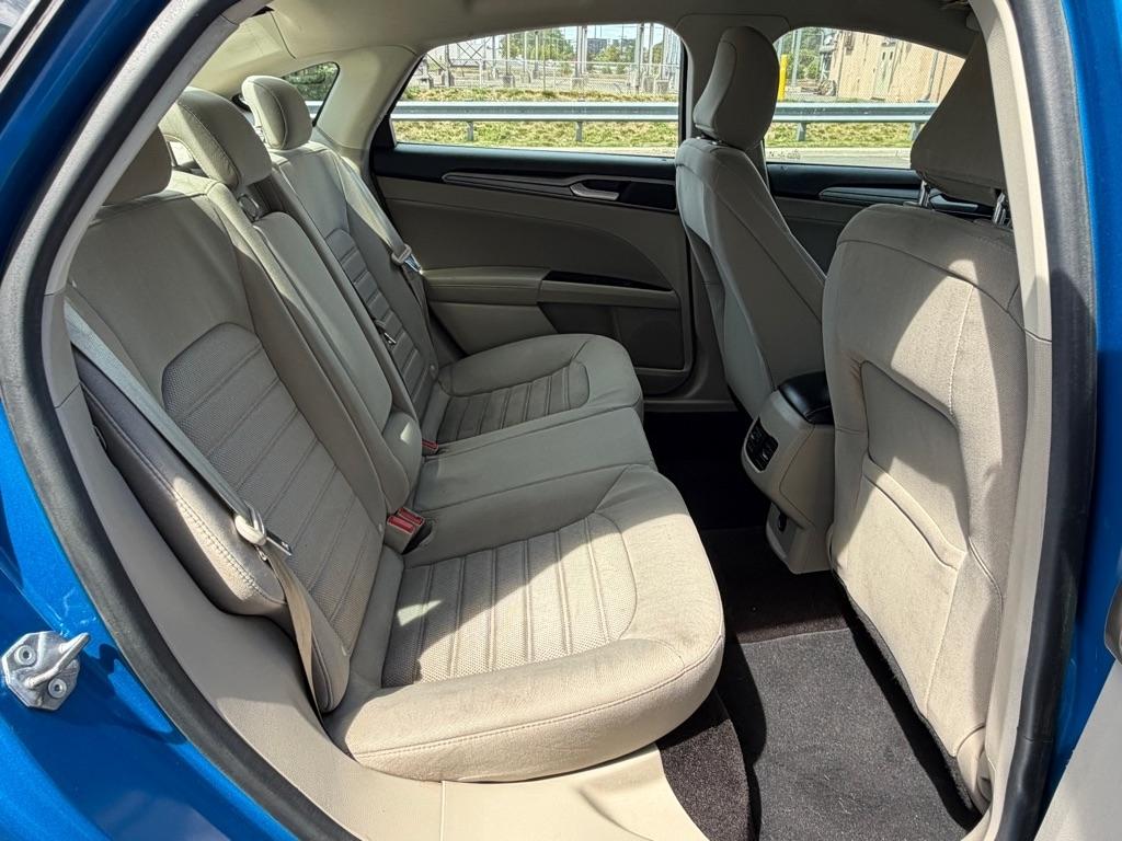 Ford Fusion SE FWD 2020