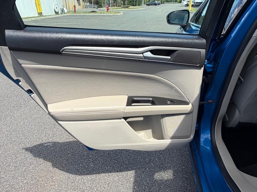 Ford Fusion SE FWD 2020