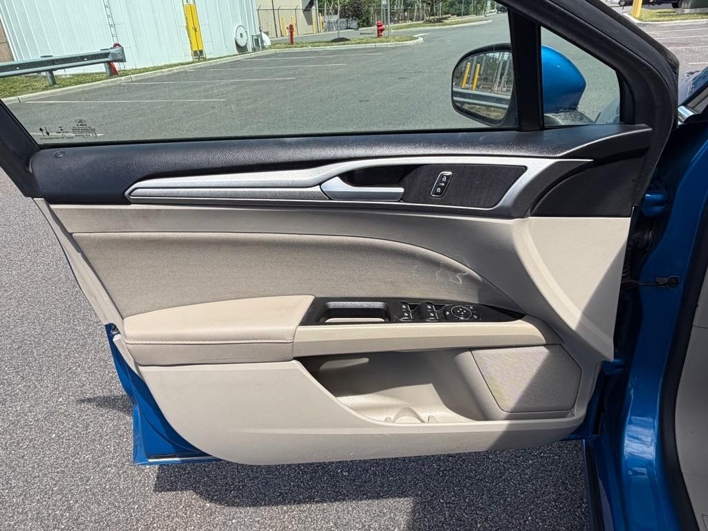 Ford Fusion SE FWD 2020