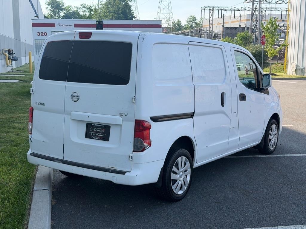 Nissan NV 200 SV Cargo Van 2017