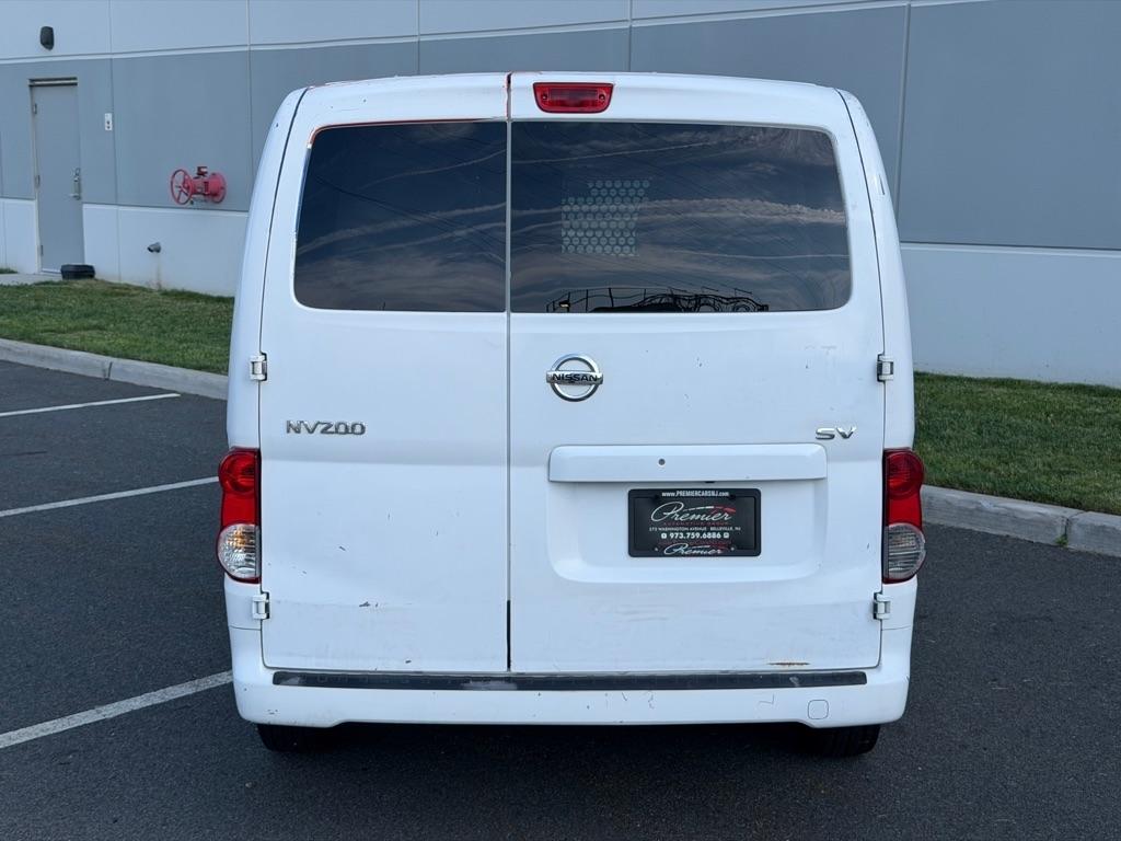 Nissan NV 200 SV Cargo Van 2017