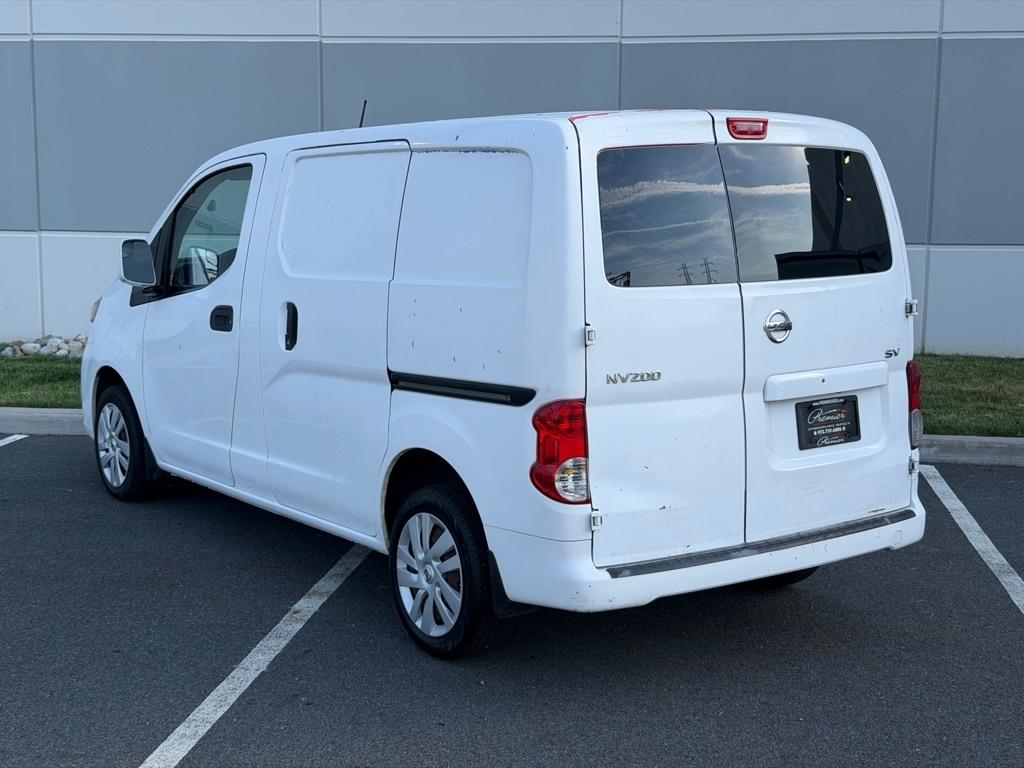 Nissan NV 200 SV Cargo Van 2017