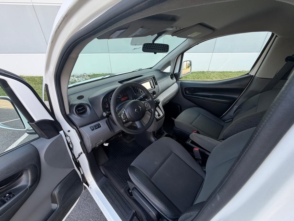 Nissan NV 200 SV Cargo Van 2017