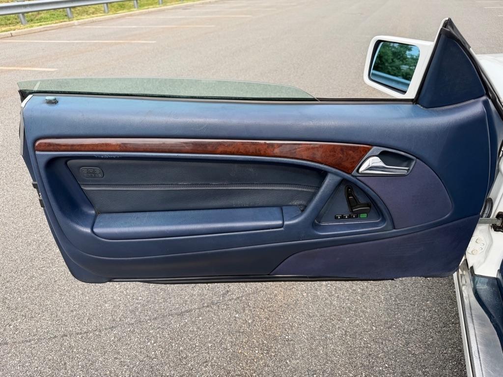 Mercedes-Benz SL Class 2dr Roadster 3.2L 1996