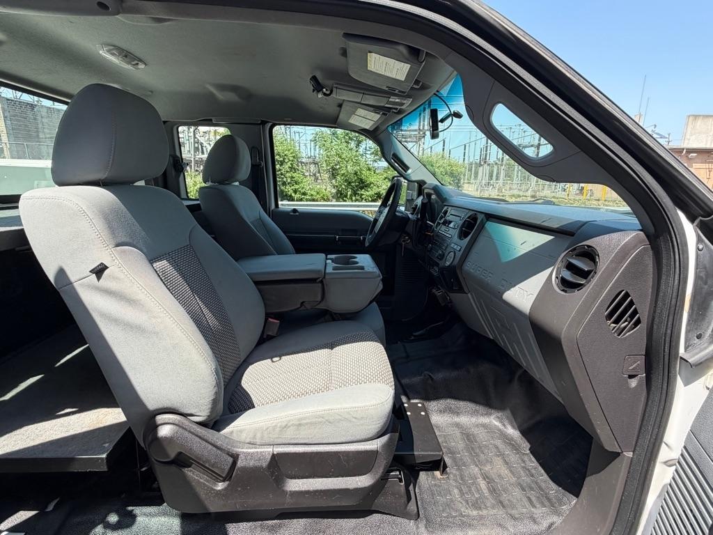 Ford Super Duty F-250 SRW  2013