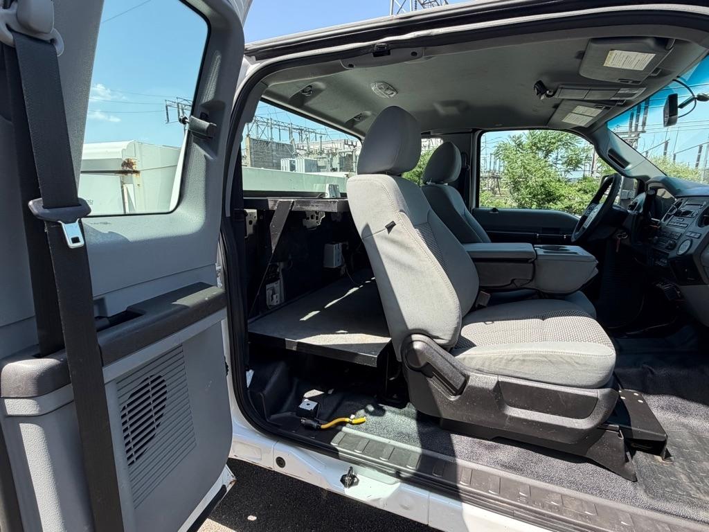 Ford Super Duty F-250 SRW  2013