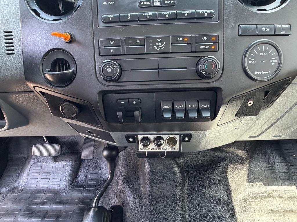 Ford Super Duty F-250 SRW  2013