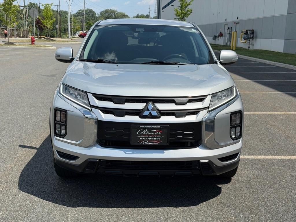 Mitsubishi Outlander Sport  2021