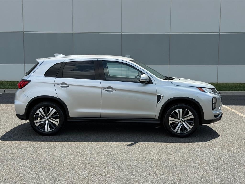 Mitsubishi Outlander Sport  2021