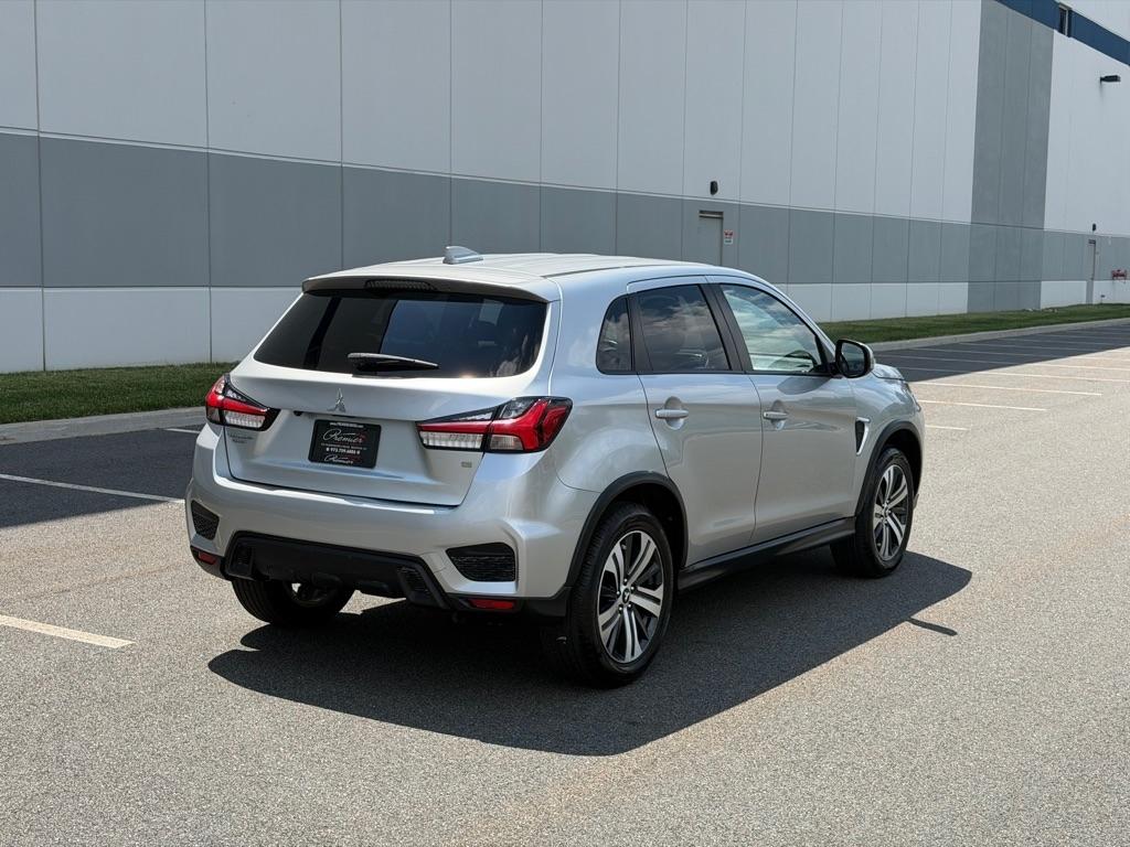 Mitsubishi Outlander Sport  2021