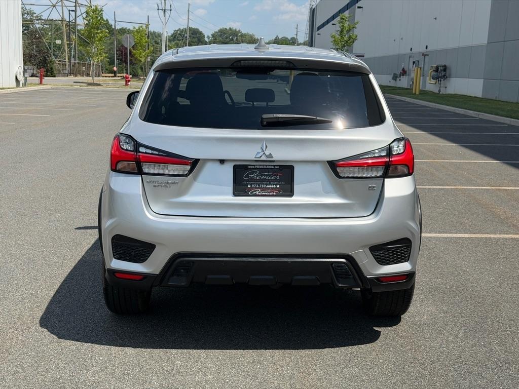 Mitsubishi Outlander Sport  2021