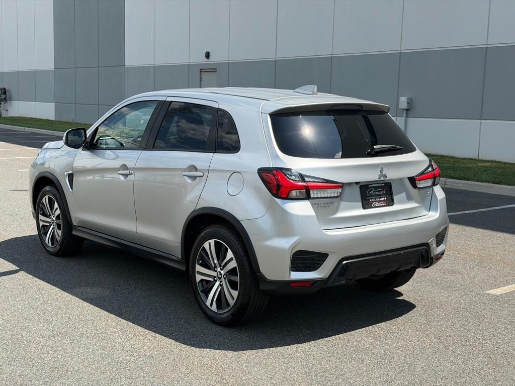 Mitsubishi Outlander Sport  2021