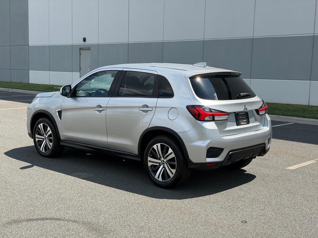 Mitsubishi Outlander Sport  2021