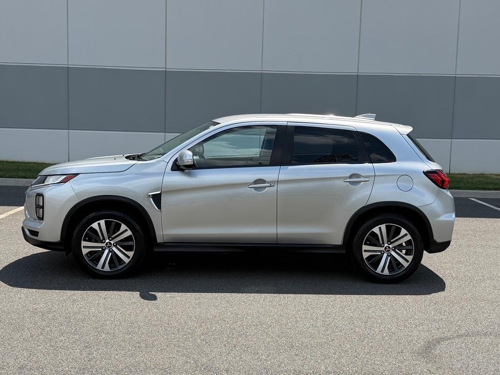 Mitsubishi Outlander Sport  2021