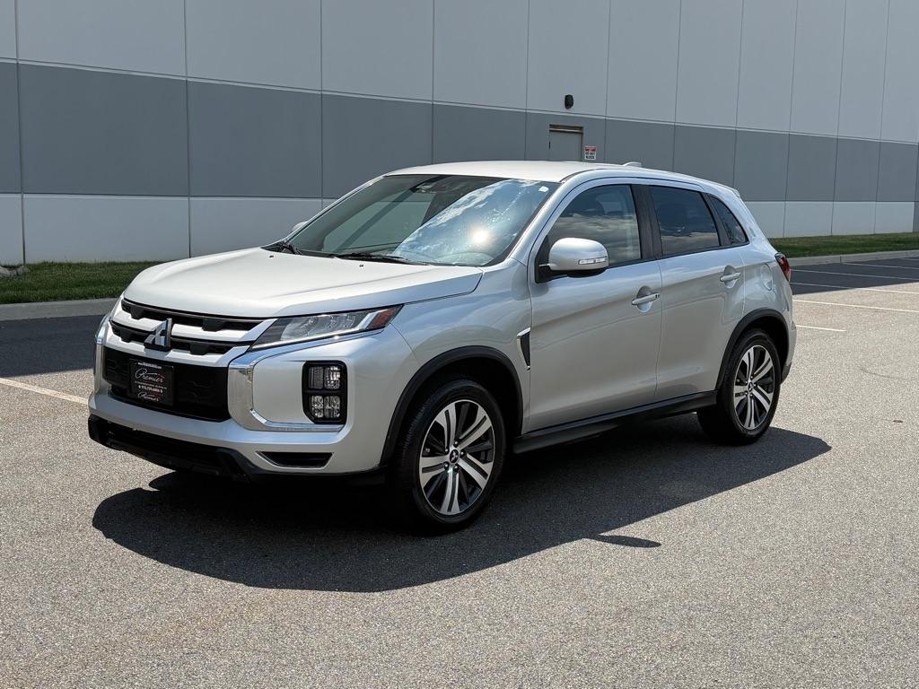 Mitsubishi Outlander Sport  2021