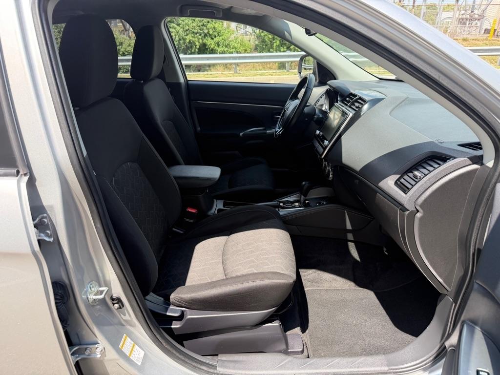 Mitsubishi Outlander Sport  2021