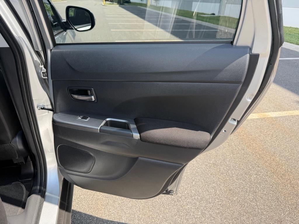 Mitsubishi Outlander Sport  2021