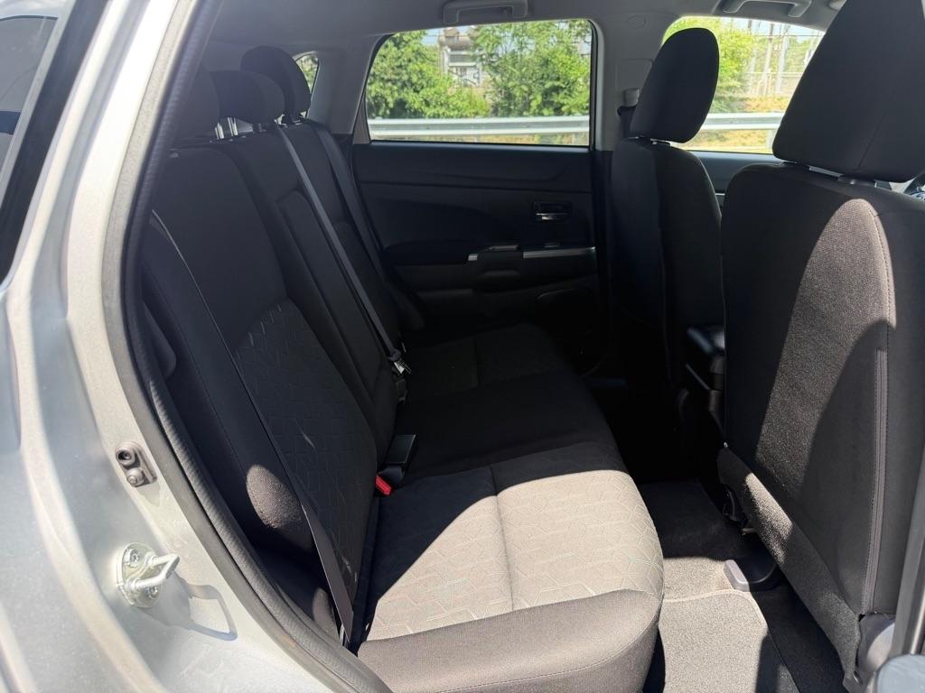 Mitsubishi Outlander Sport  2021