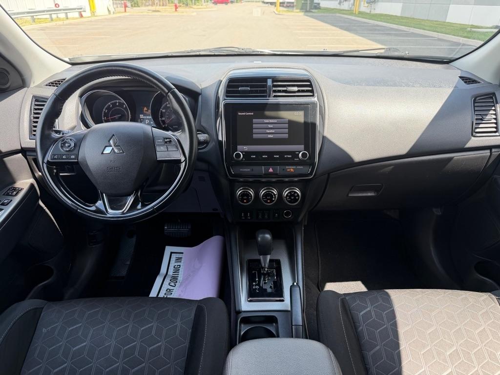 Mitsubishi Outlander Sport  2021