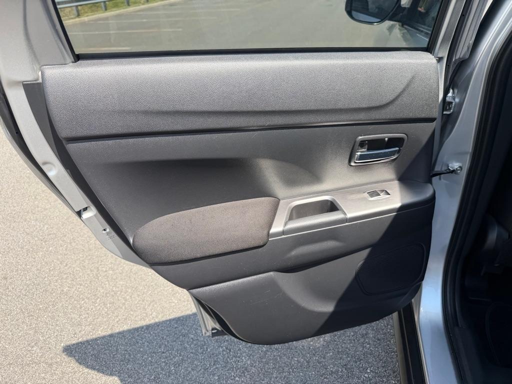 Mitsubishi Outlander Sport  2021