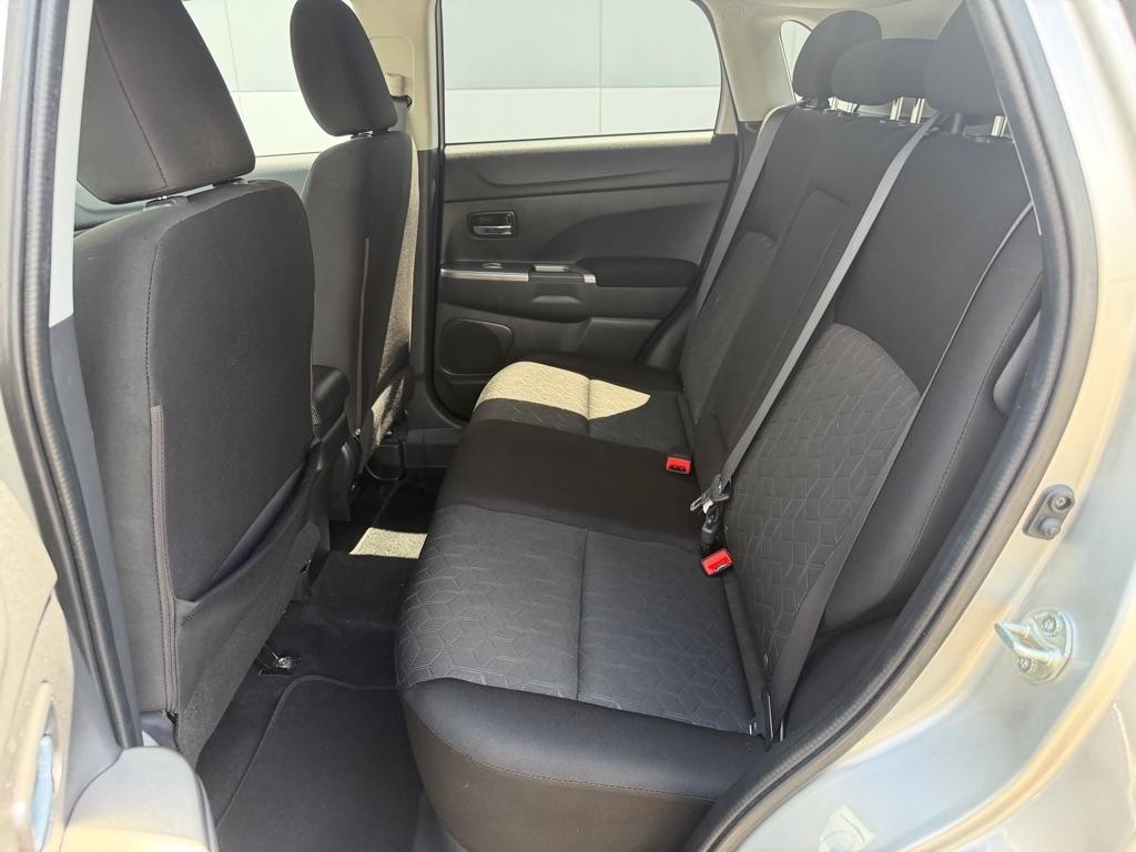 Mitsubishi Outlander Sport  2021