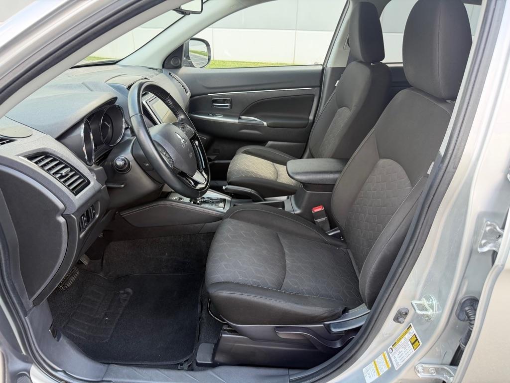 Mitsubishi Outlander Sport  2021