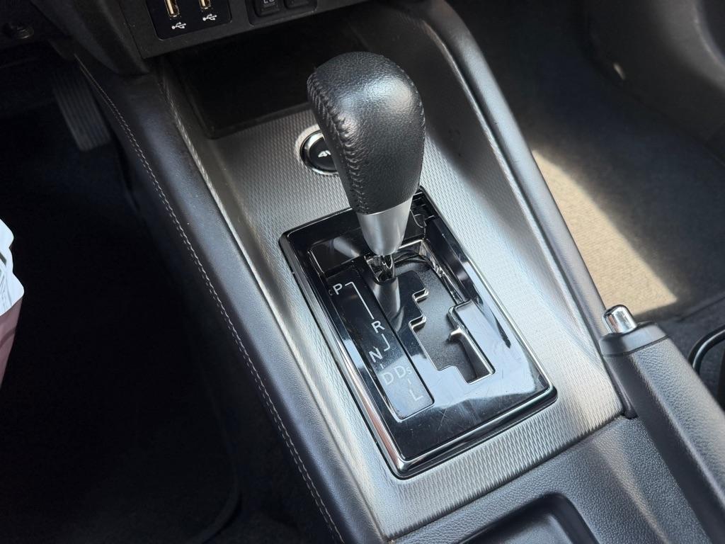 Mitsubishi Outlander Sport  2021