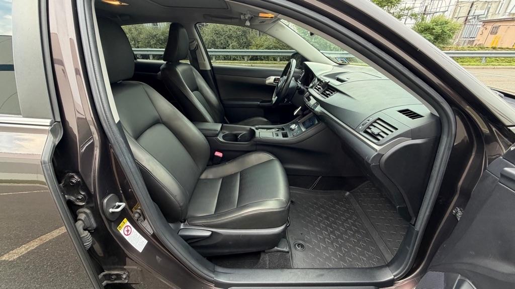 Lexus CT 200h FWD 4dr Hybrid 2012