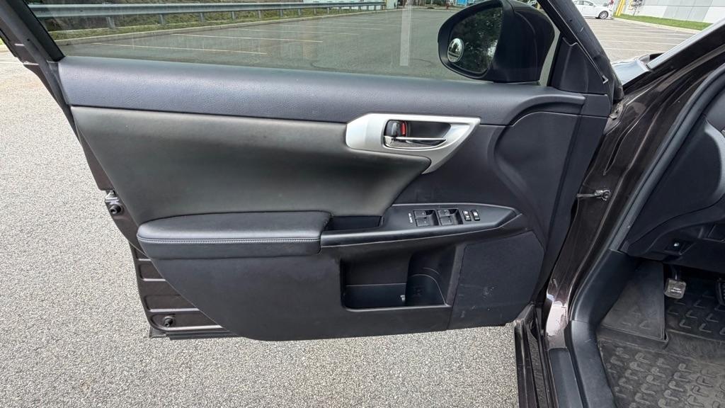 Lexus CT 200h FWD 4dr Hybrid 2012