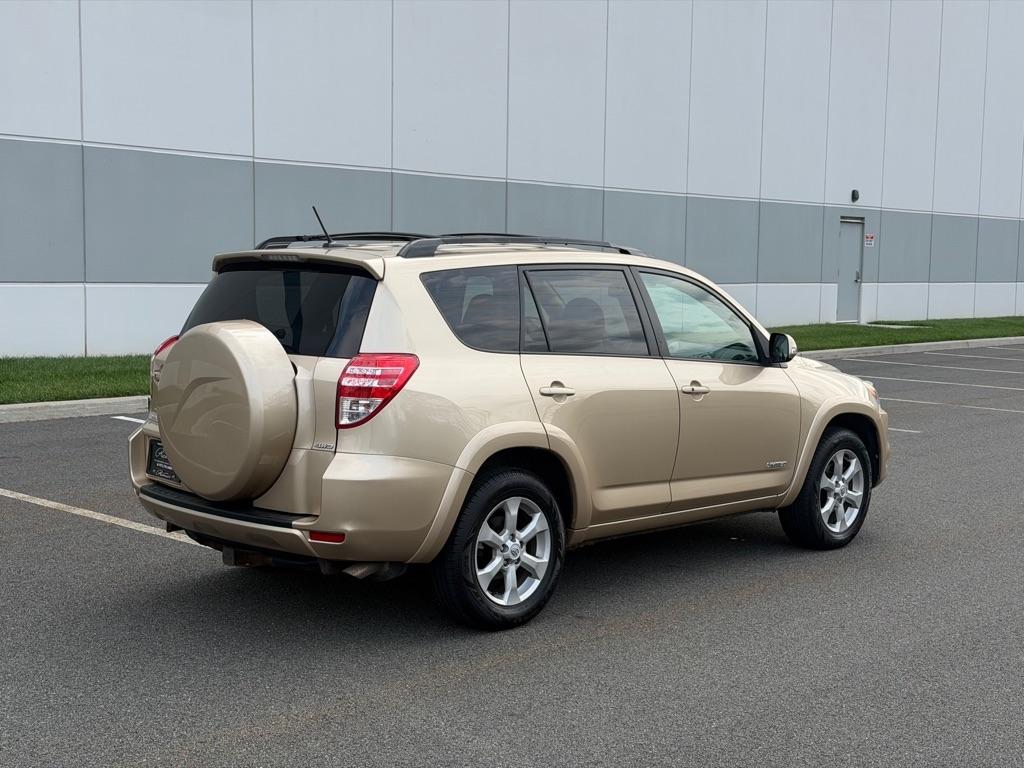 Toyota RAV4 4WD 4dr V6 5-Spd AT Ltd (Natl) 2010