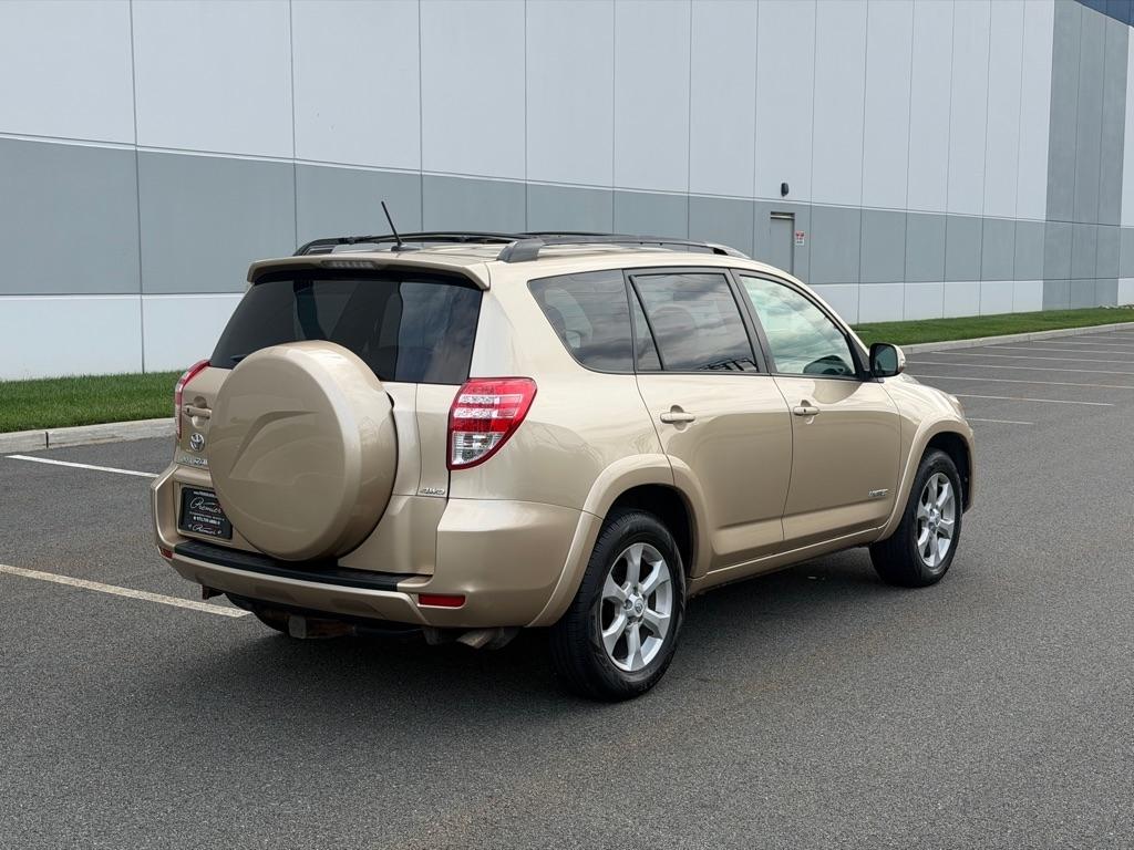 Toyota RAV4 4WD 4dr V6 5-Spd AT Ltd (Natl) 2010