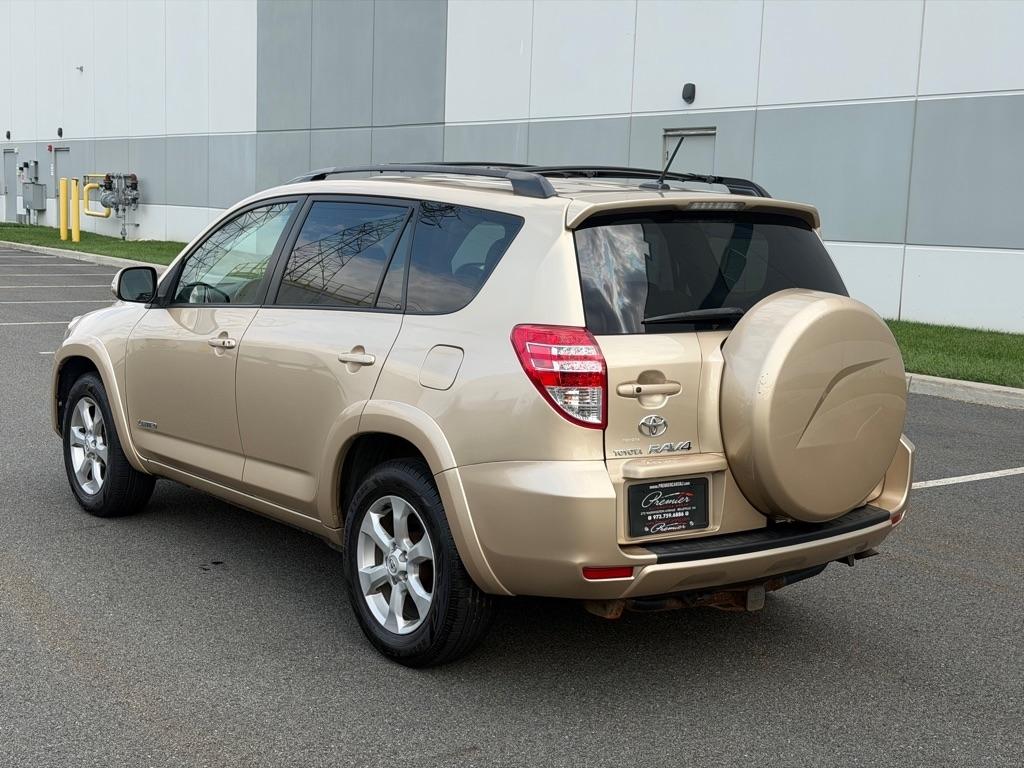 Toyota RAV4 4WD 4dr V6 5-Spd AT Ltd (Natl) 2010