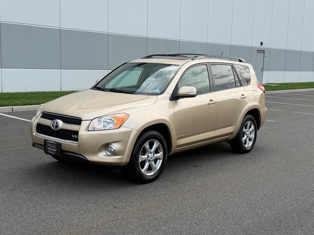 Toyota RAV4 4WD 4dr V6 5-Spd AT Ltd (Natl) 2010